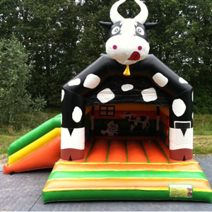Springkussen Koe met glijbaan